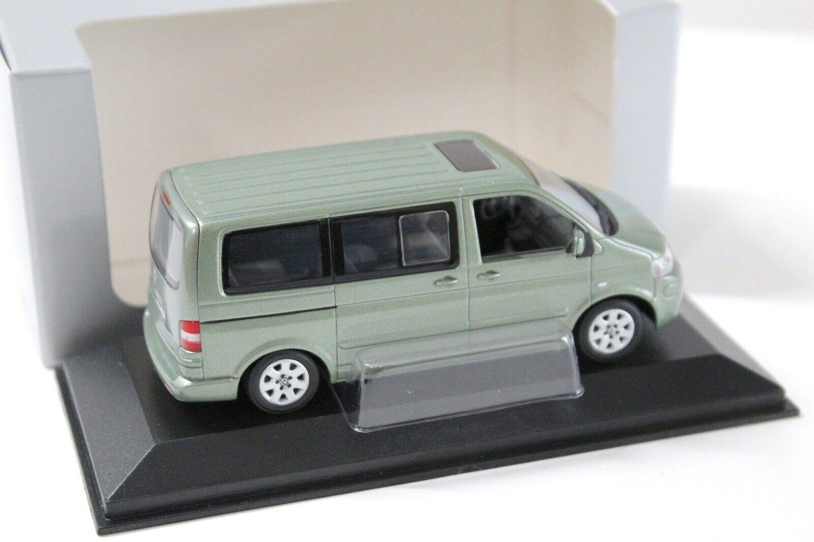 1:43 Minichamps VW T5 Multivan light green DEALER VERSION