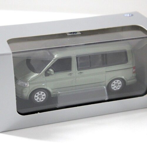 1:43 Minichamps VW T5 Multivan light green DEALER VERSION