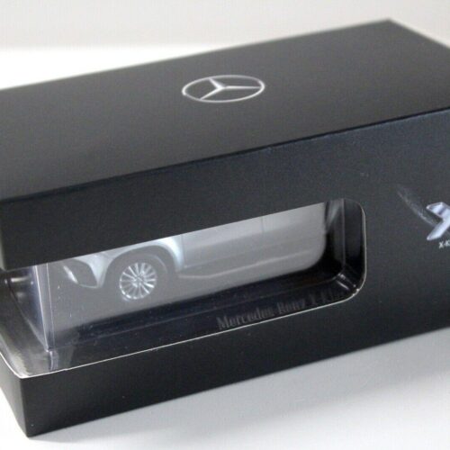 1:43 Spark Minimax Mercedes X-Klasse silver DEALER VERSION