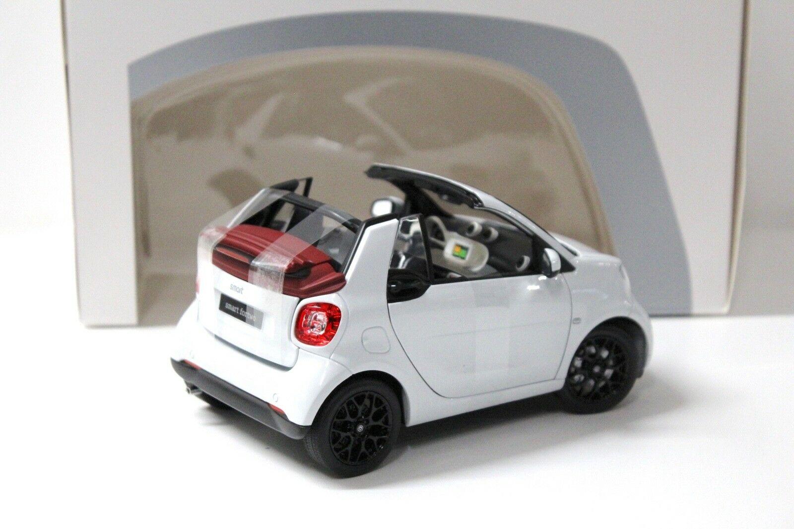1:18 Norev Smart Fortwo Cabrio white DEALER VERSION