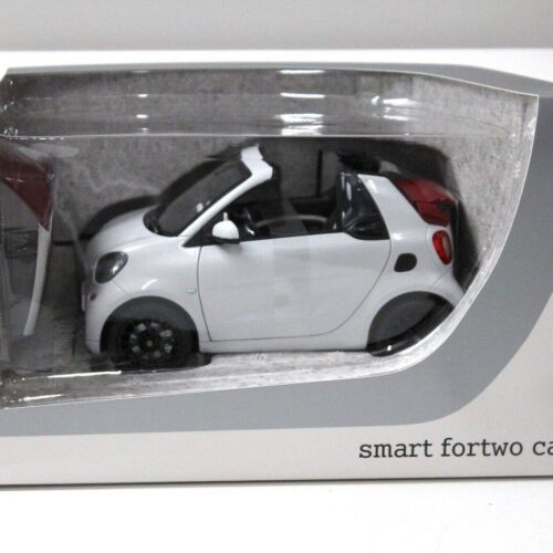1:18 Norev Smart Fortwo Cabrio white DEALER VERSION