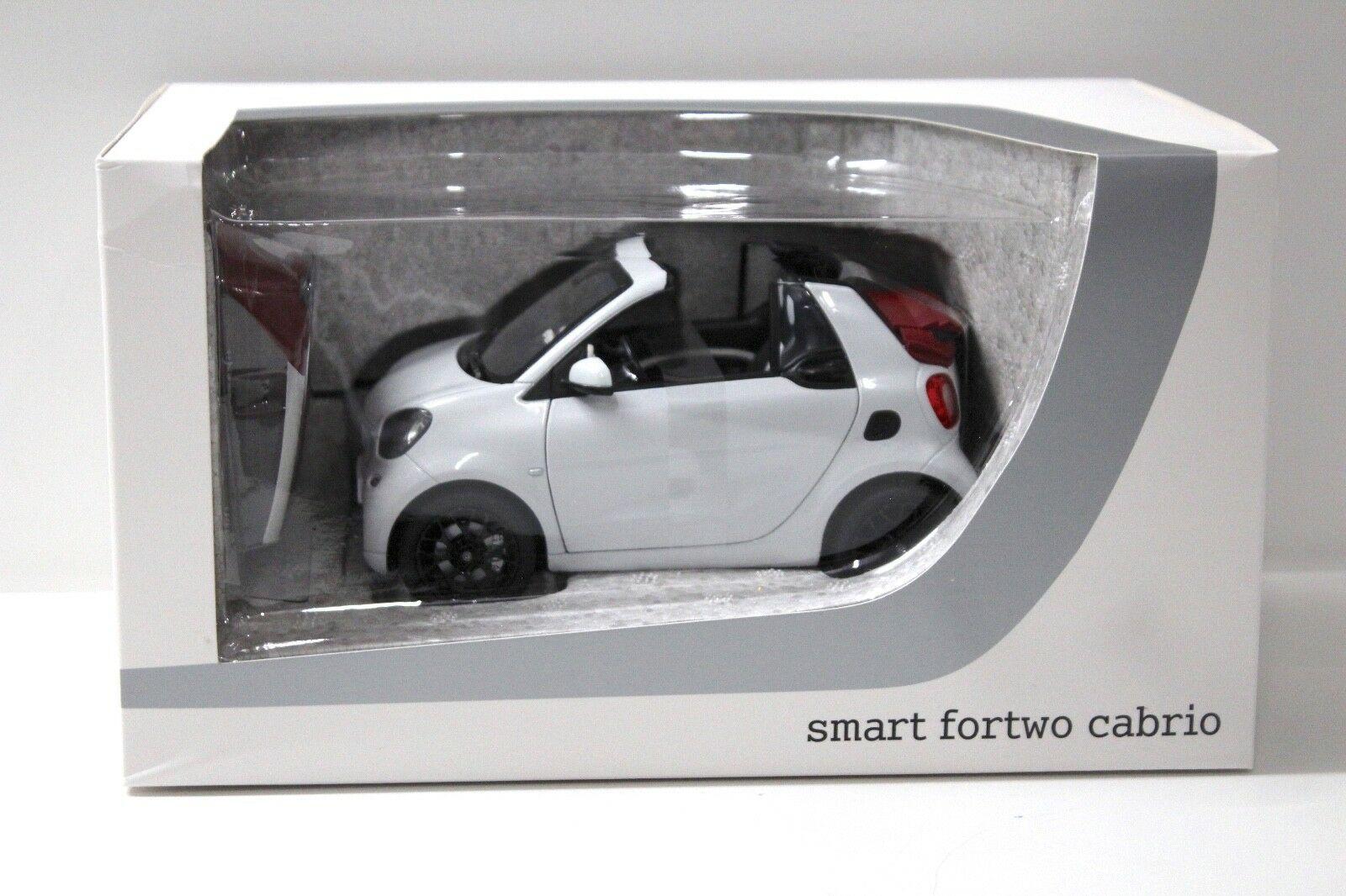1:18 Norev Smart Fortwo Cabrio white DEALER VERSION