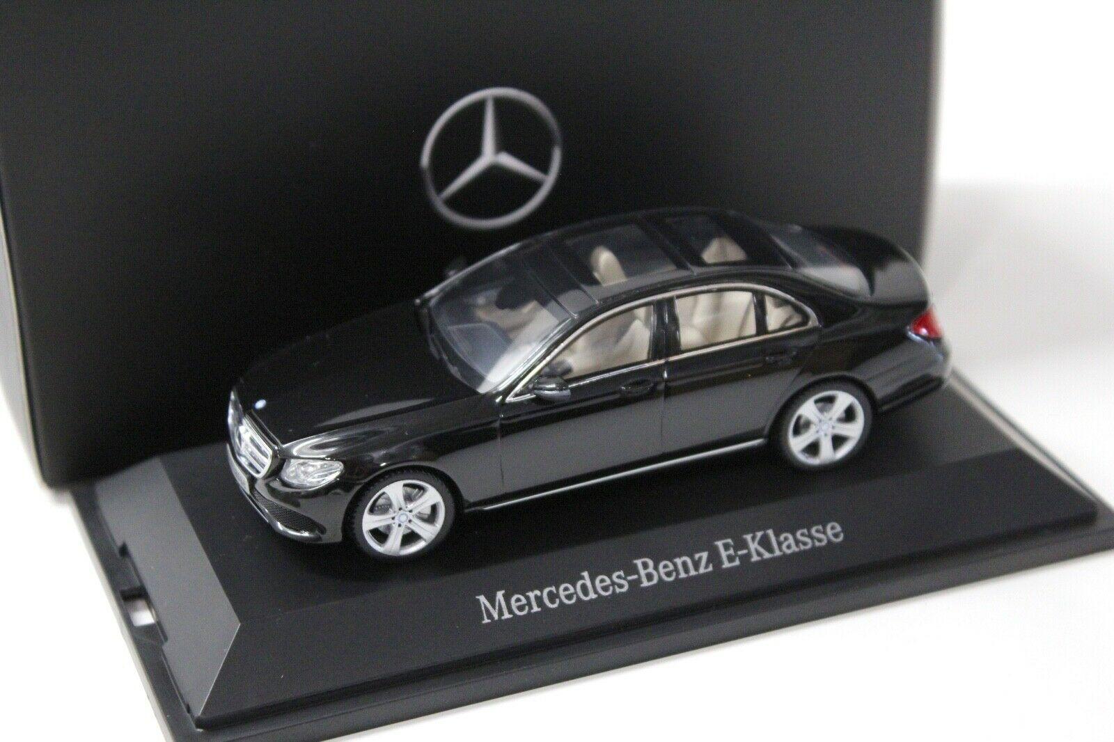ID 38259 orig 1.jpg 1:43 iScale Mercedes E-Klasse Limousine black DEALER VERSION