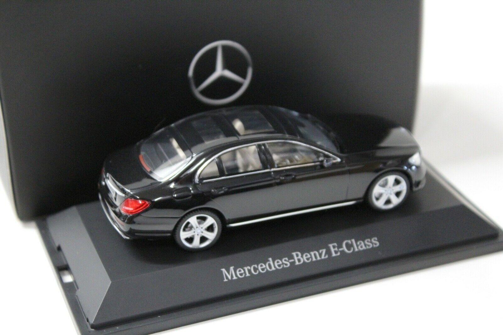 1:43 iScale Mercedes E-Klasse Limousine black DEALER VERSION