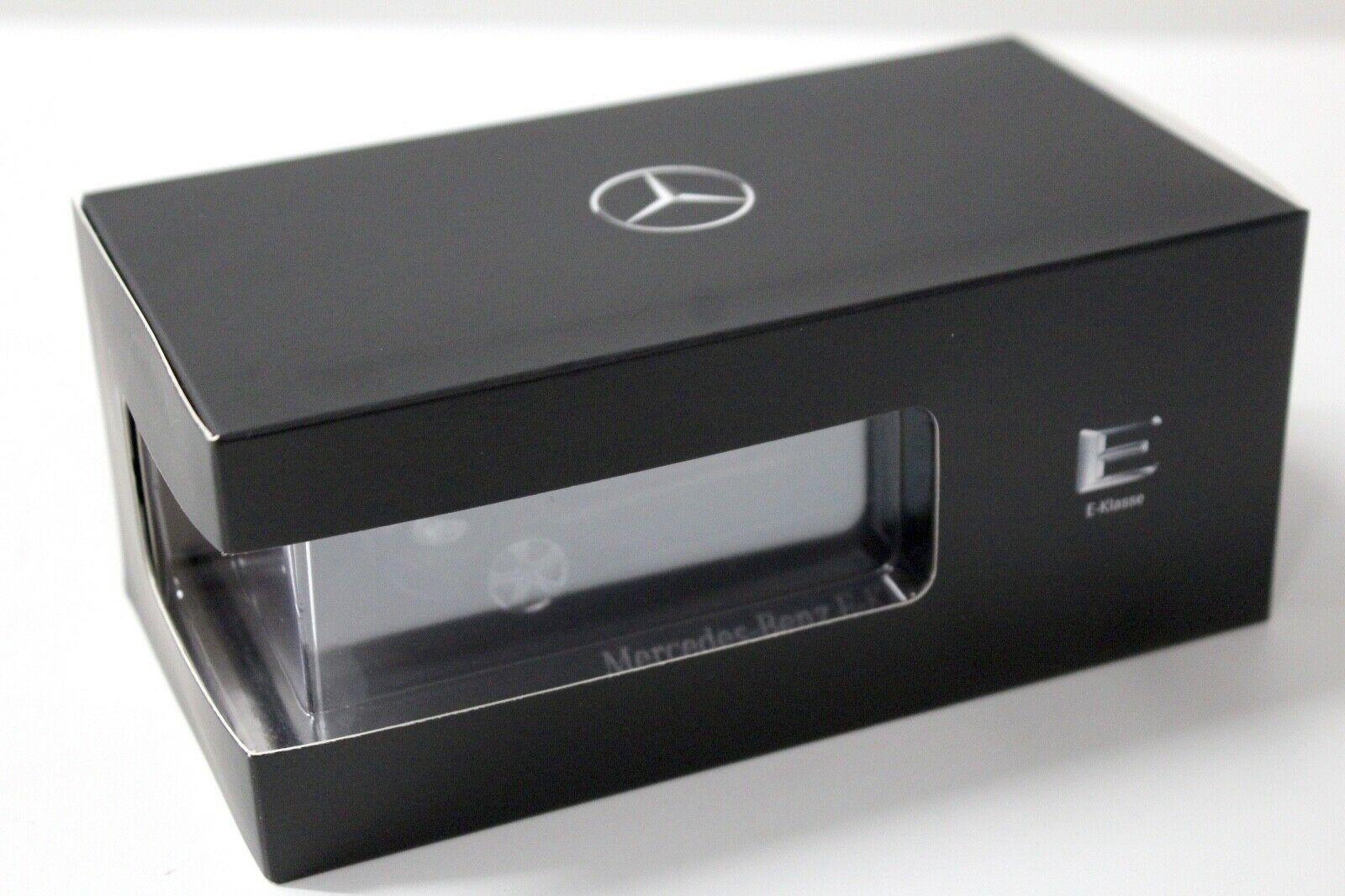 1:43 iScale Mercedes E-Klasse Limousine black DEALER VERSION