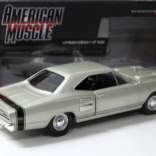 1:18 Auto World Dodge Coronet R/T Coupe 1969 light green