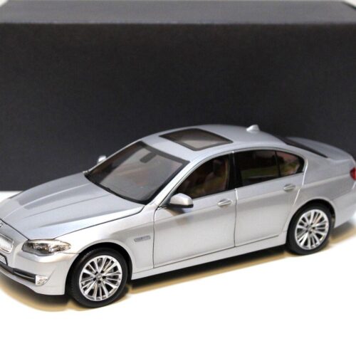 1:18 Norev BMW 550i F10 Limousine silver DEALER VERSION