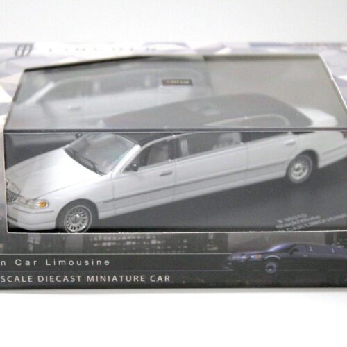 1:43 Vitesse Lincoln Town Car Limousine white / black roof