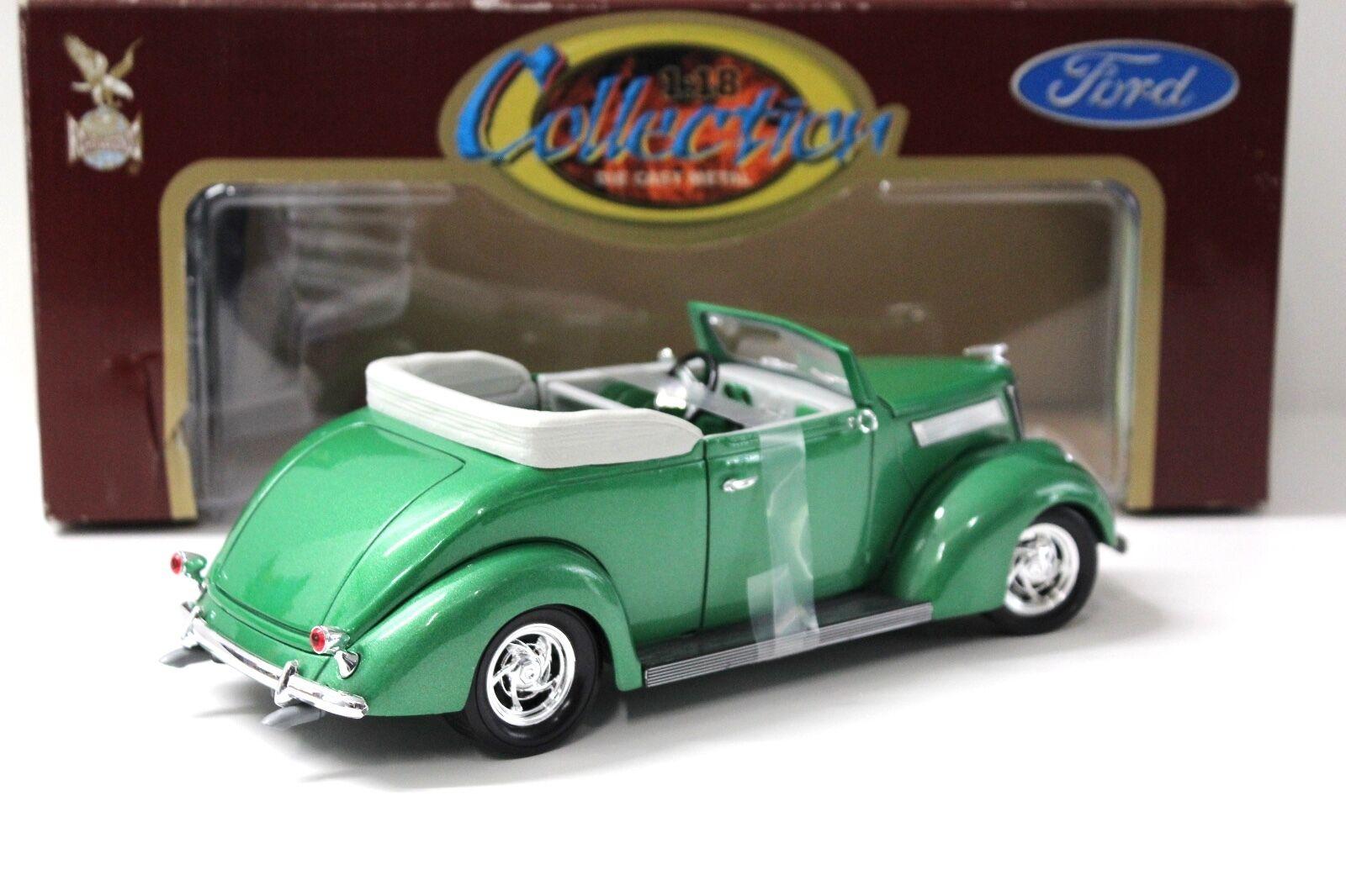 1:18 Road Legends Ford Convertible 1937 green