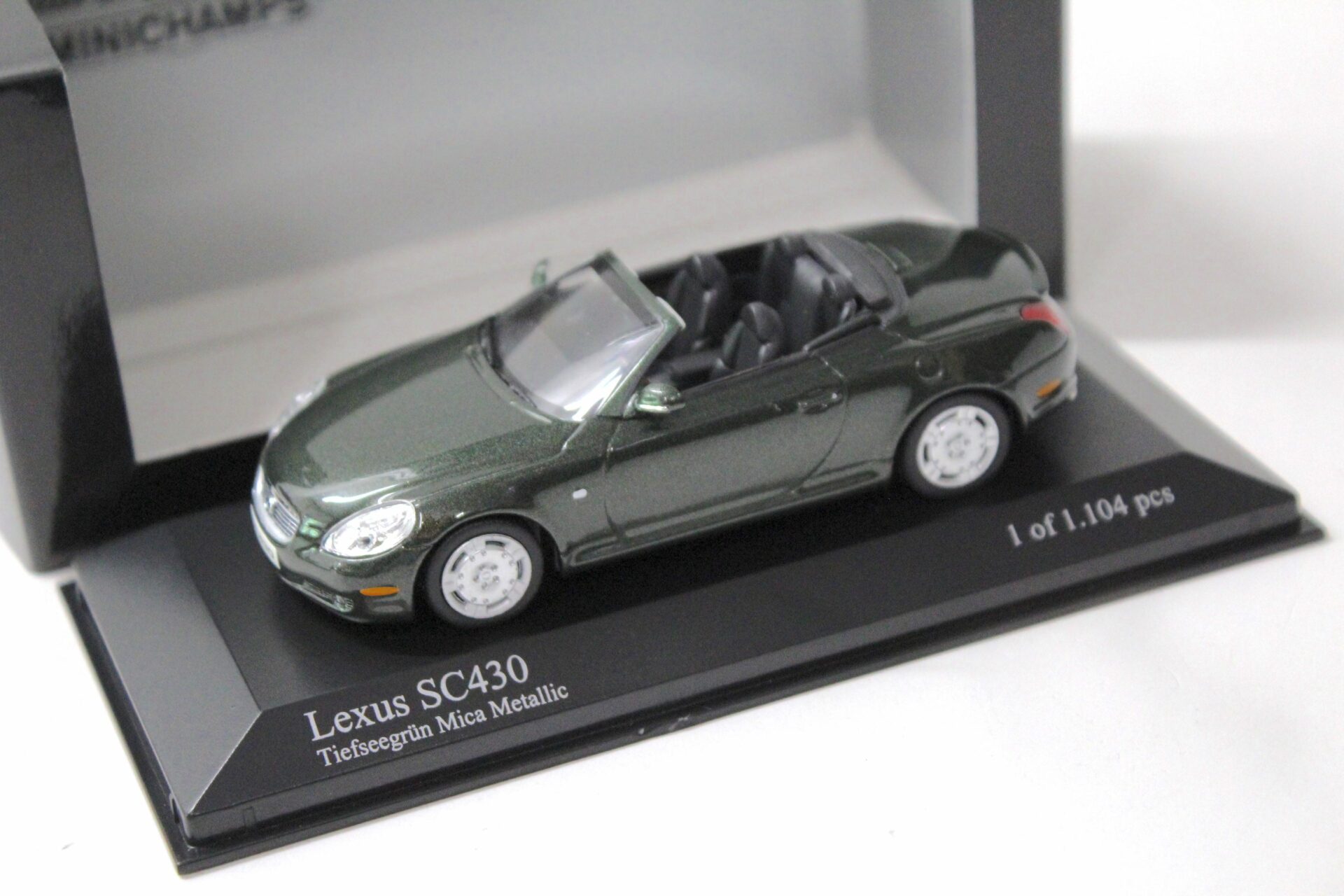 ID 42887 orig.jpg 1:43 Minichamps Lexus SC 430 Cabriolet 2001 green metallic