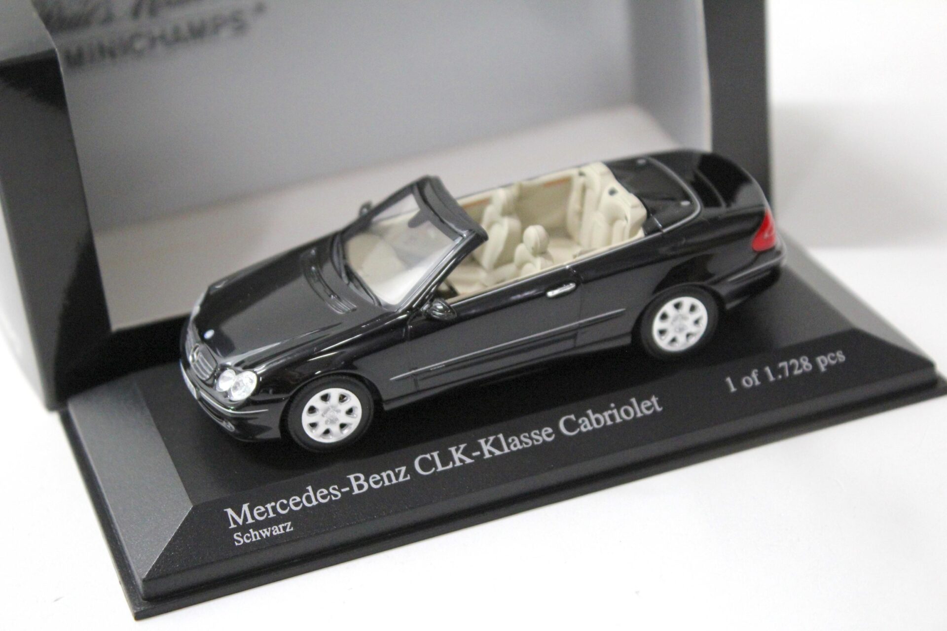 1:43 Minichamps Mercedes CLK Convertible 2003 black
