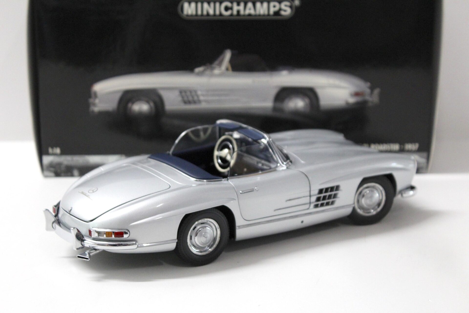 1:18 Minichamps Mercedes 300SL Roadster 1957 silver