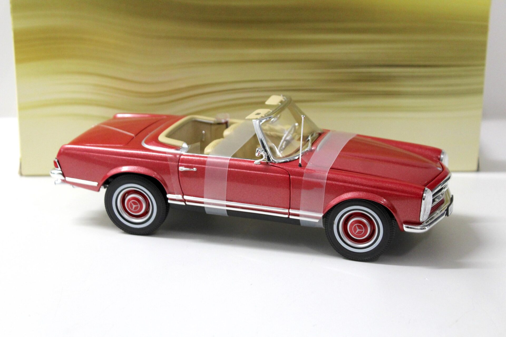1:18 Norev Mercedes 280SL Cabrio Pagode pearl red metallic