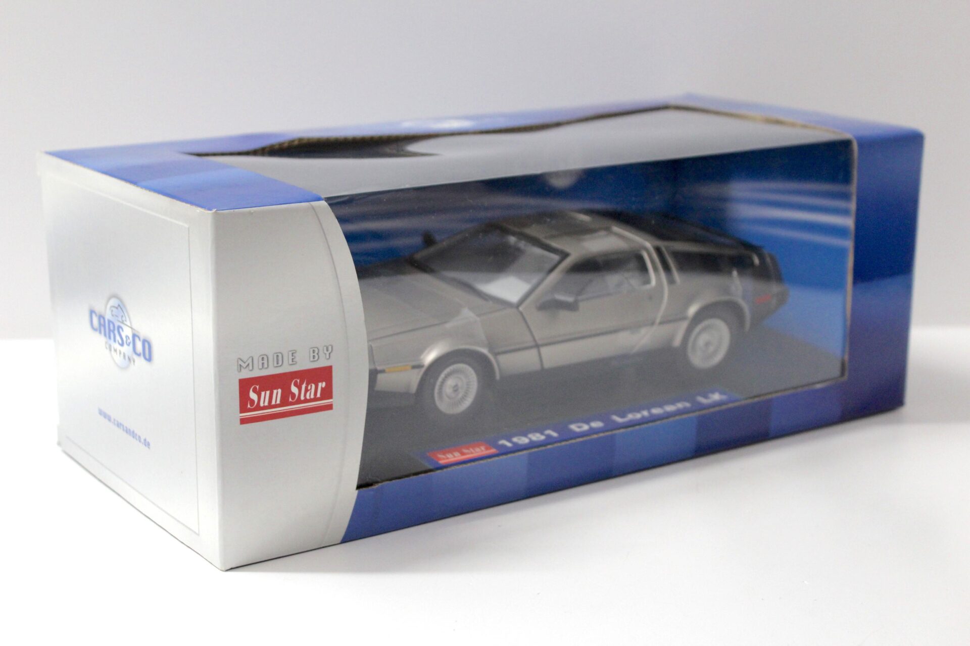 1:18 SunStar 1981 De Lorean LK DMC-12 Street Version satin finish