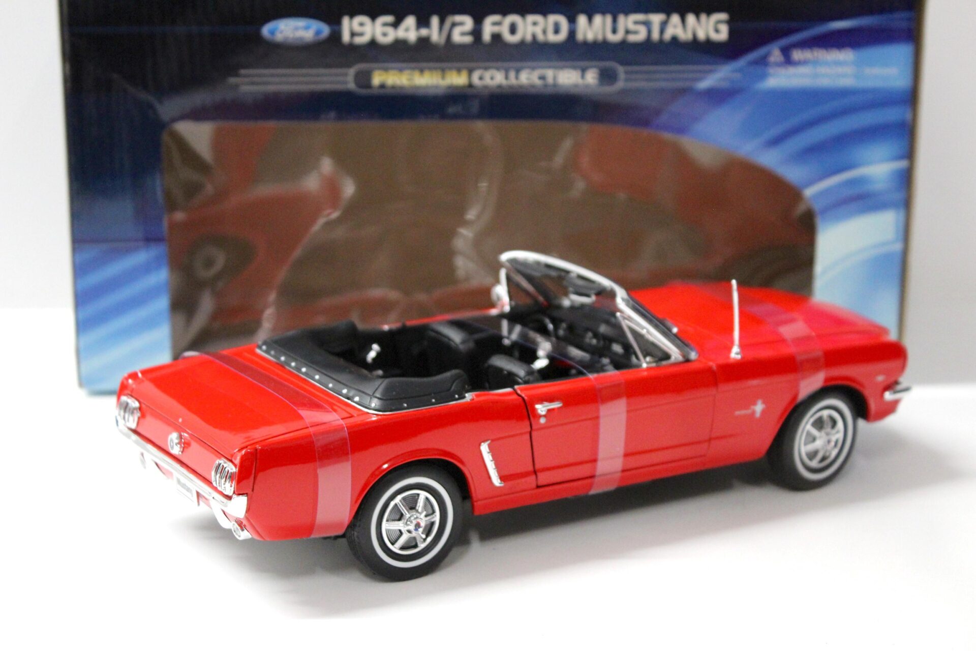 1:18 Welly Ford Mustang Convertible red 1964-1/2 red