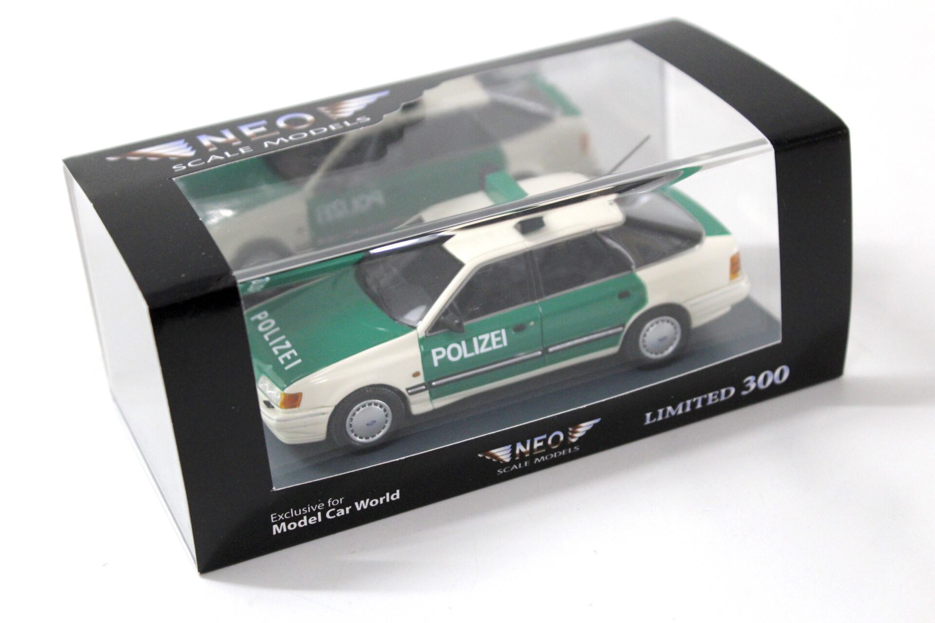 1:43 NEO Ford Scorpio MK1 POLIZEI white/ green