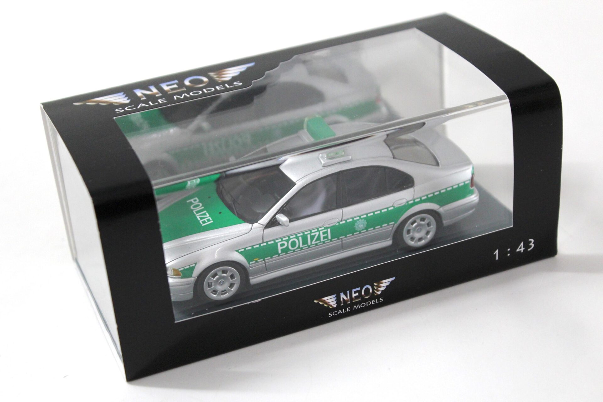 1:43 NEO BMW 5er 530i E39 Limousine POLIZEI silver/green