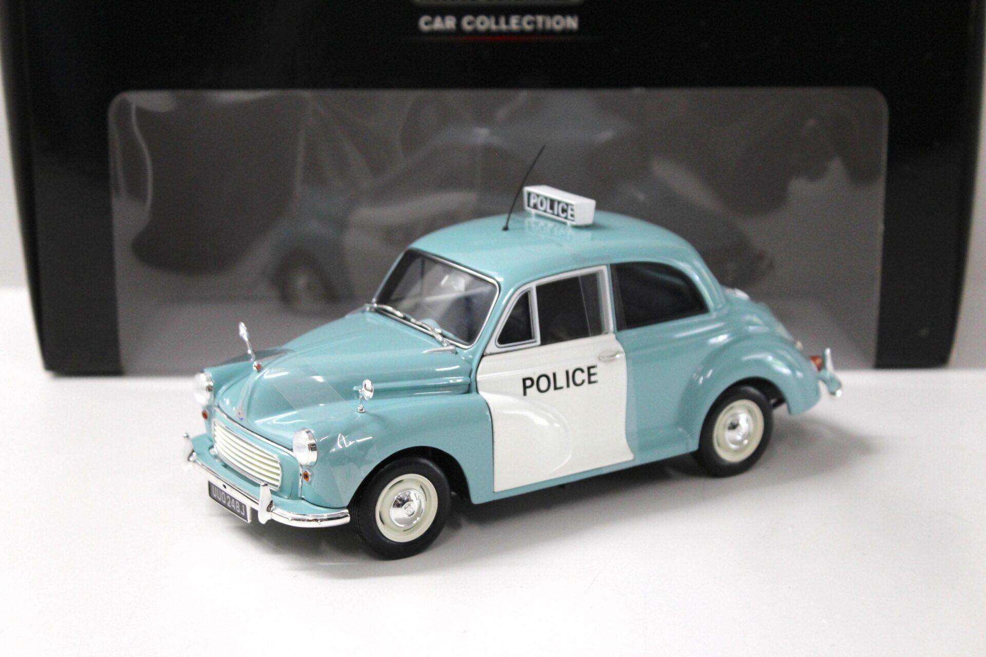 1:18 Minichamps Morris Minor Police Car blue/ white