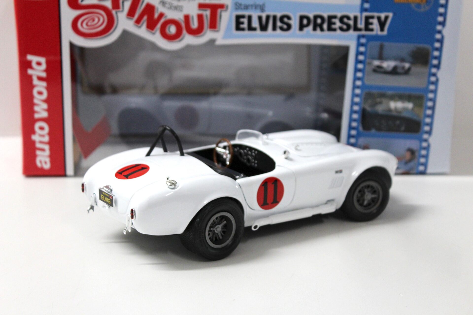 1:18 Auto World 1965 Shelby Cobra 427 S/C Elvis Presley #11 white