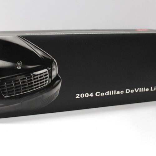 1:18 SunStar 2004 Cadillac DeVille Stretch Limousine white