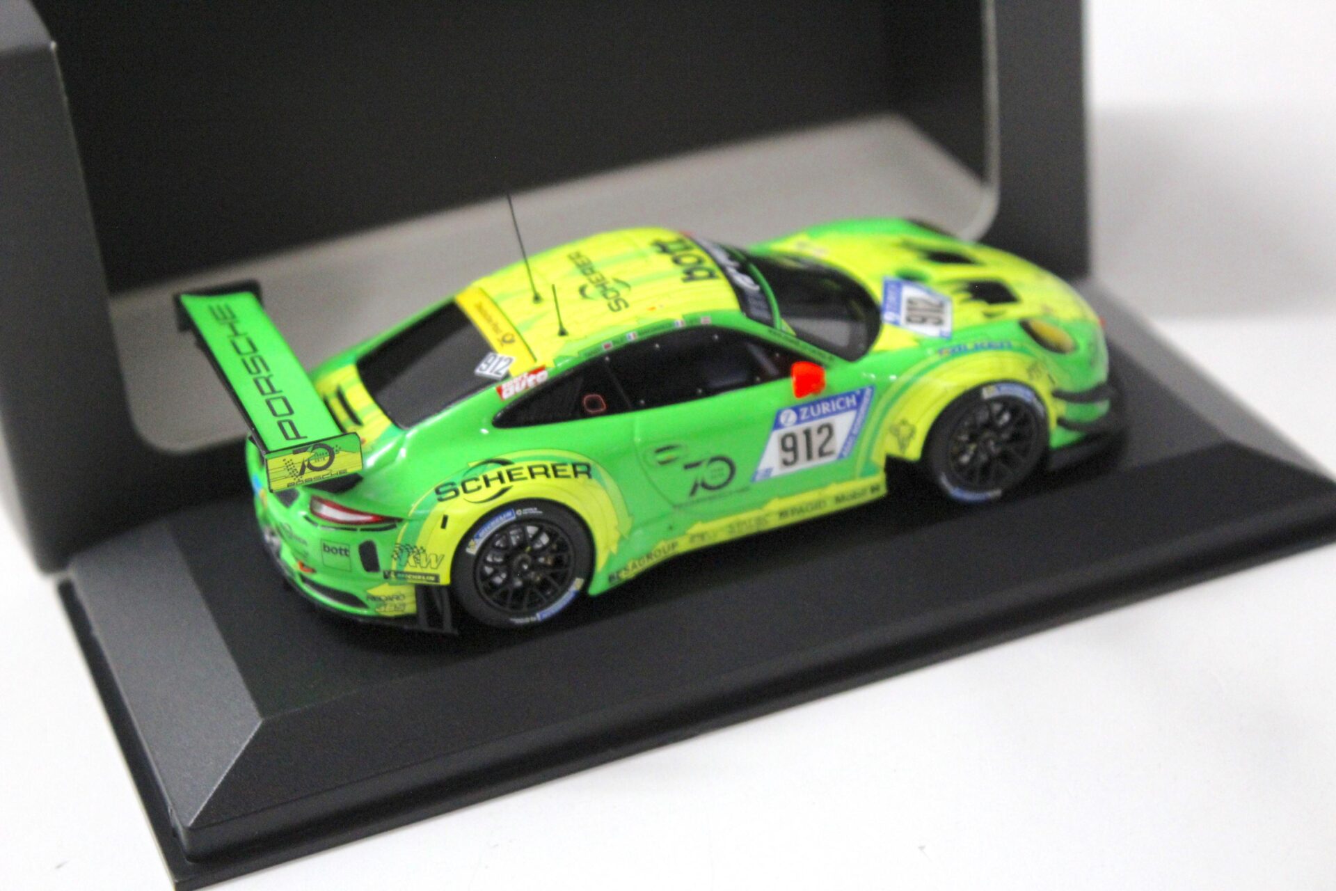 1:43 Minichamps Porsche 911 GT3 R Manthey Racing #912 Winner 24h Nürburgring 2018 DEALER VERSION