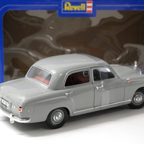1:18 Revell Mercedes 180 "Ponton" grey