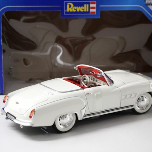 1:18 Revell Wartburg 313 Cabriolet with Hardtop white - Image 3