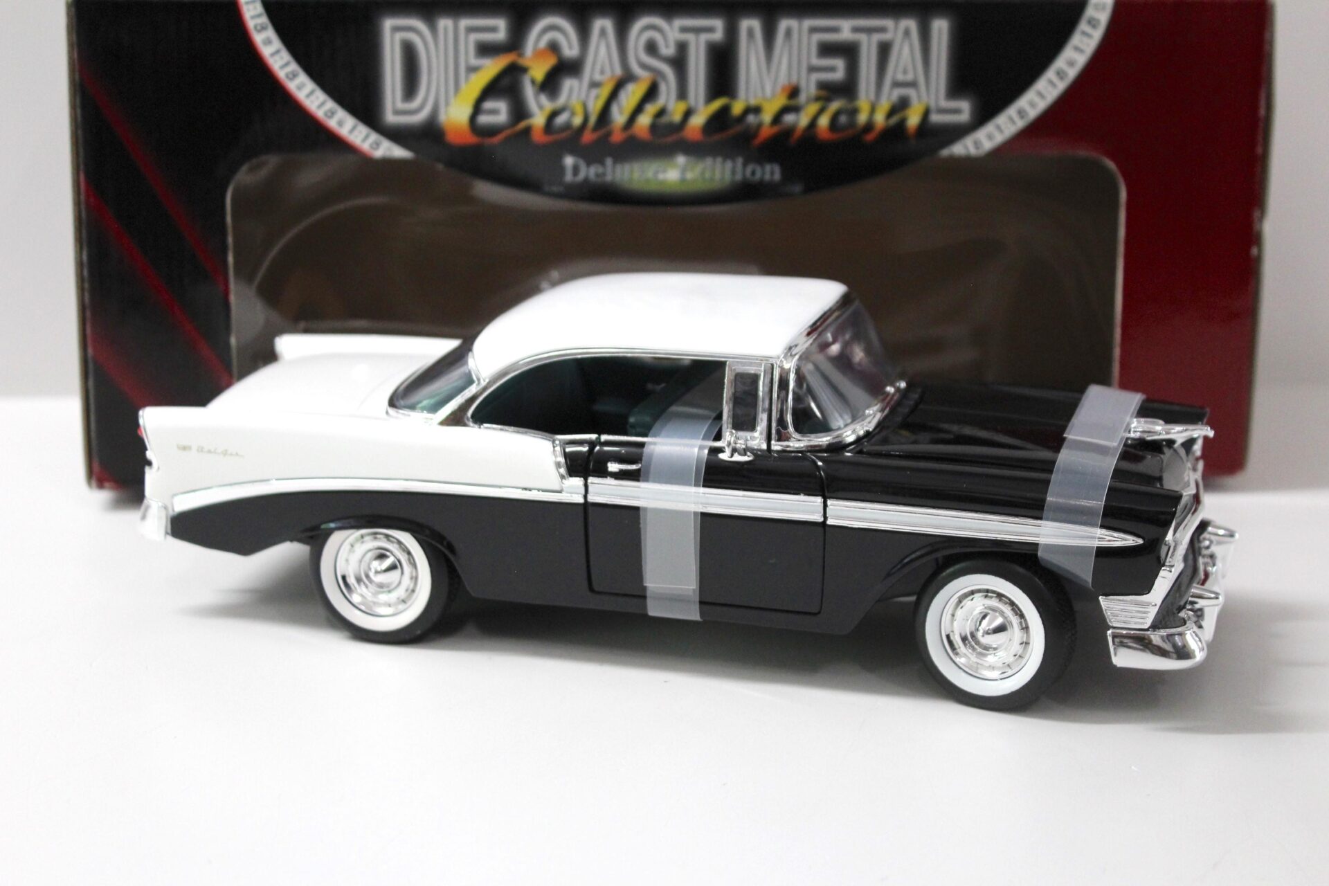 1:18 Road Signature 1956 Chevrolet Bel Air black/ white