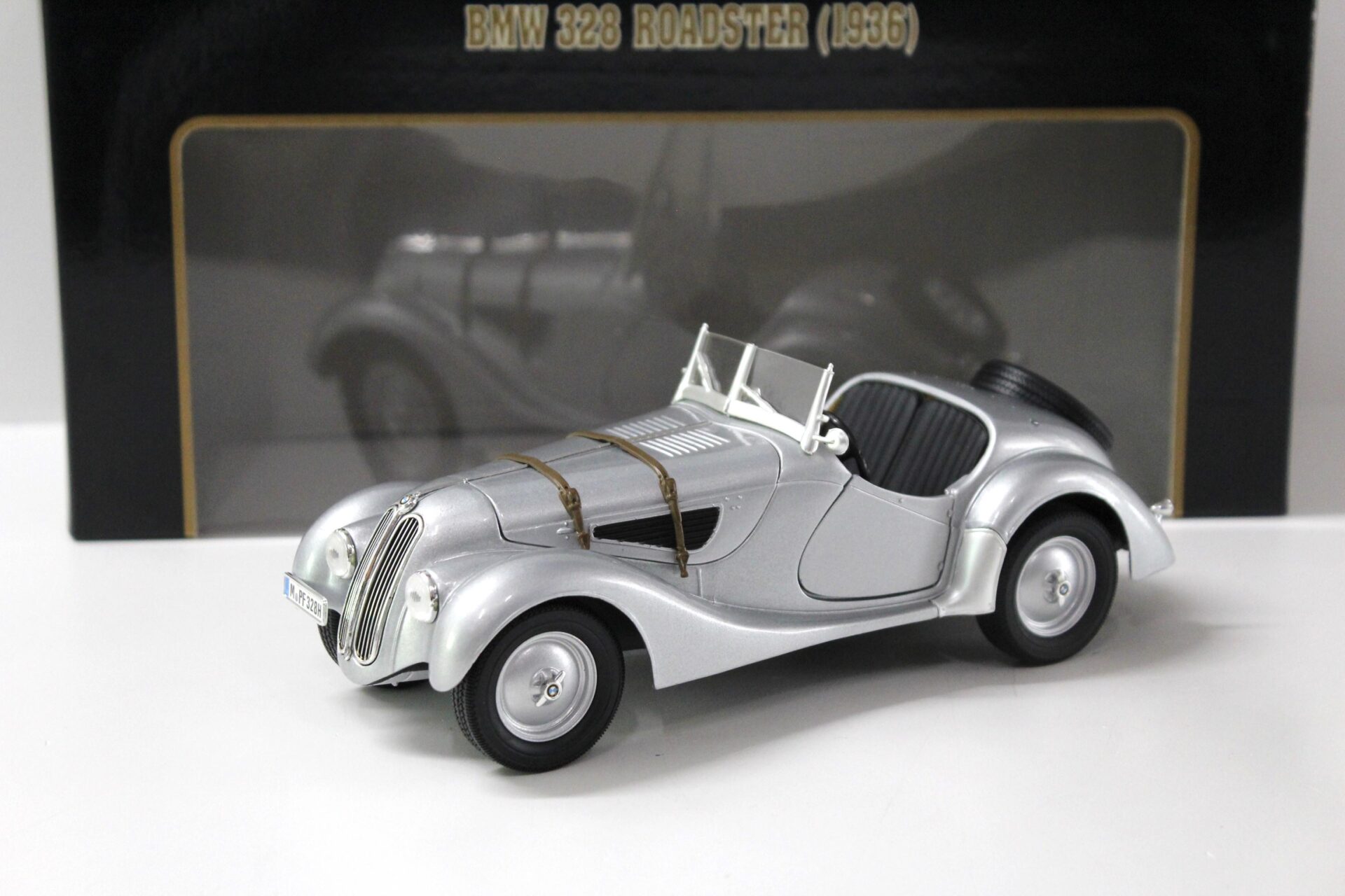 ID 43621 orig 1.jpg 1:18 Ricko BMW 328 Roadster 1936 silver