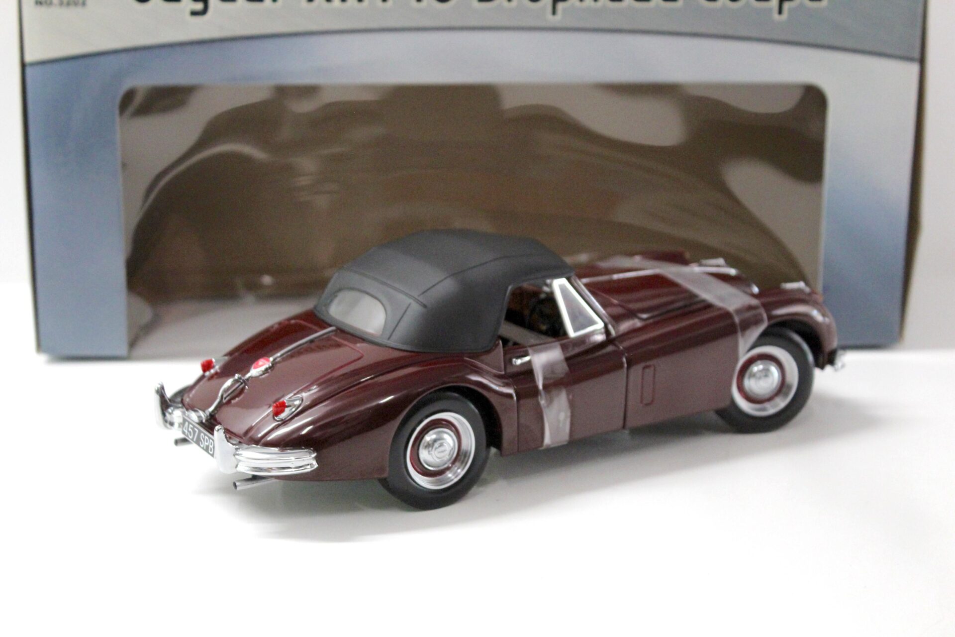 1:18 SunStar Jaguar XK140 Drophead Coupe Maroon