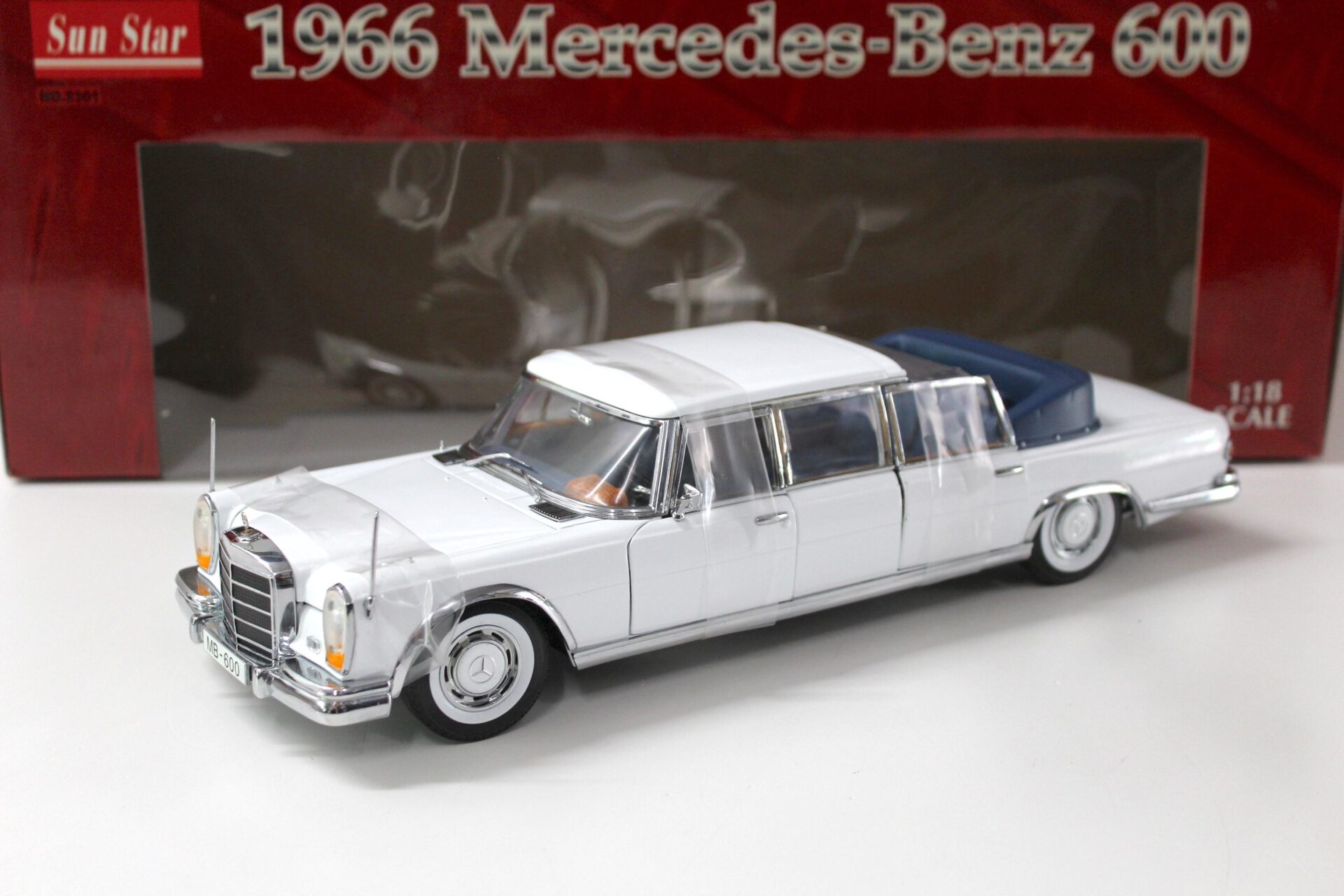 1:18 Sun Star Mercedes 600 Landaulet 1966 white