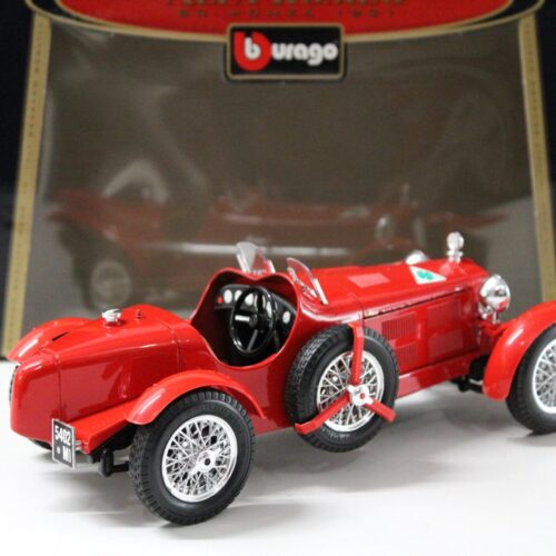 1:18 Bburago Alfa Romeo 8C Monza 1931 red