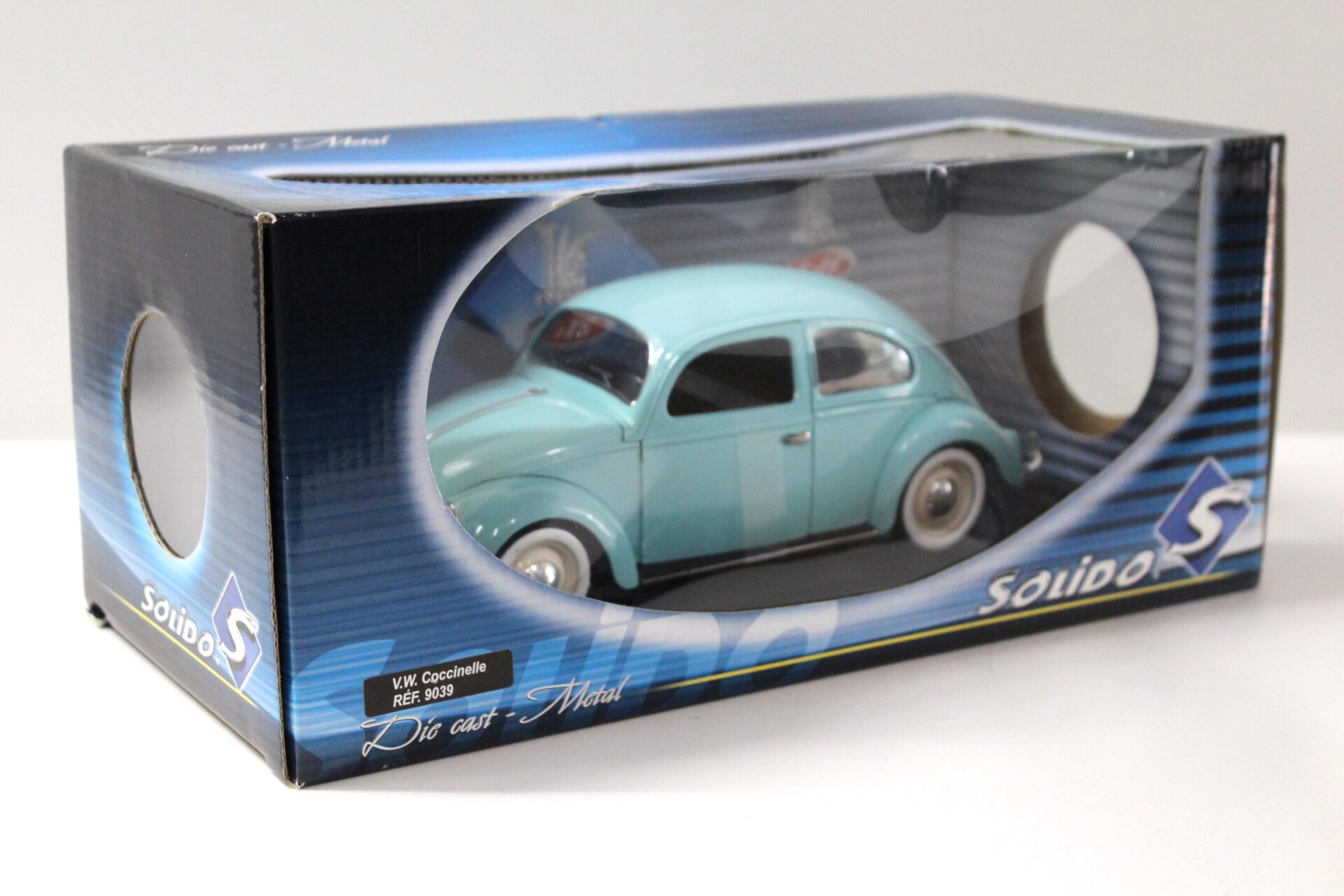 1:18 Solido VW Coccinelle Käfer Brezelkäfer light blue