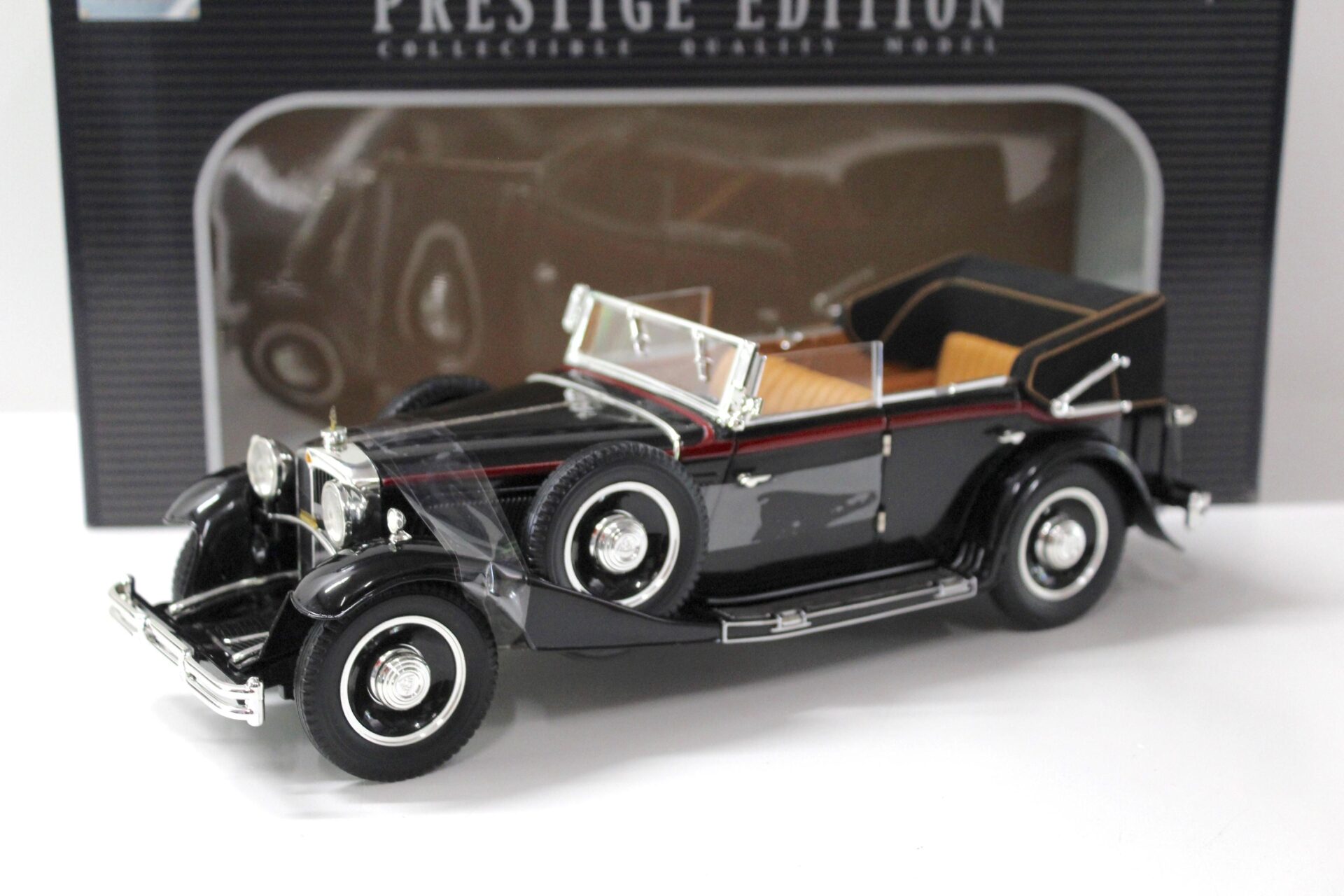 ID 43861 orig 1.jpg 1:18 Anson 1932 Maybach DS8 Zeppelin Convertible black