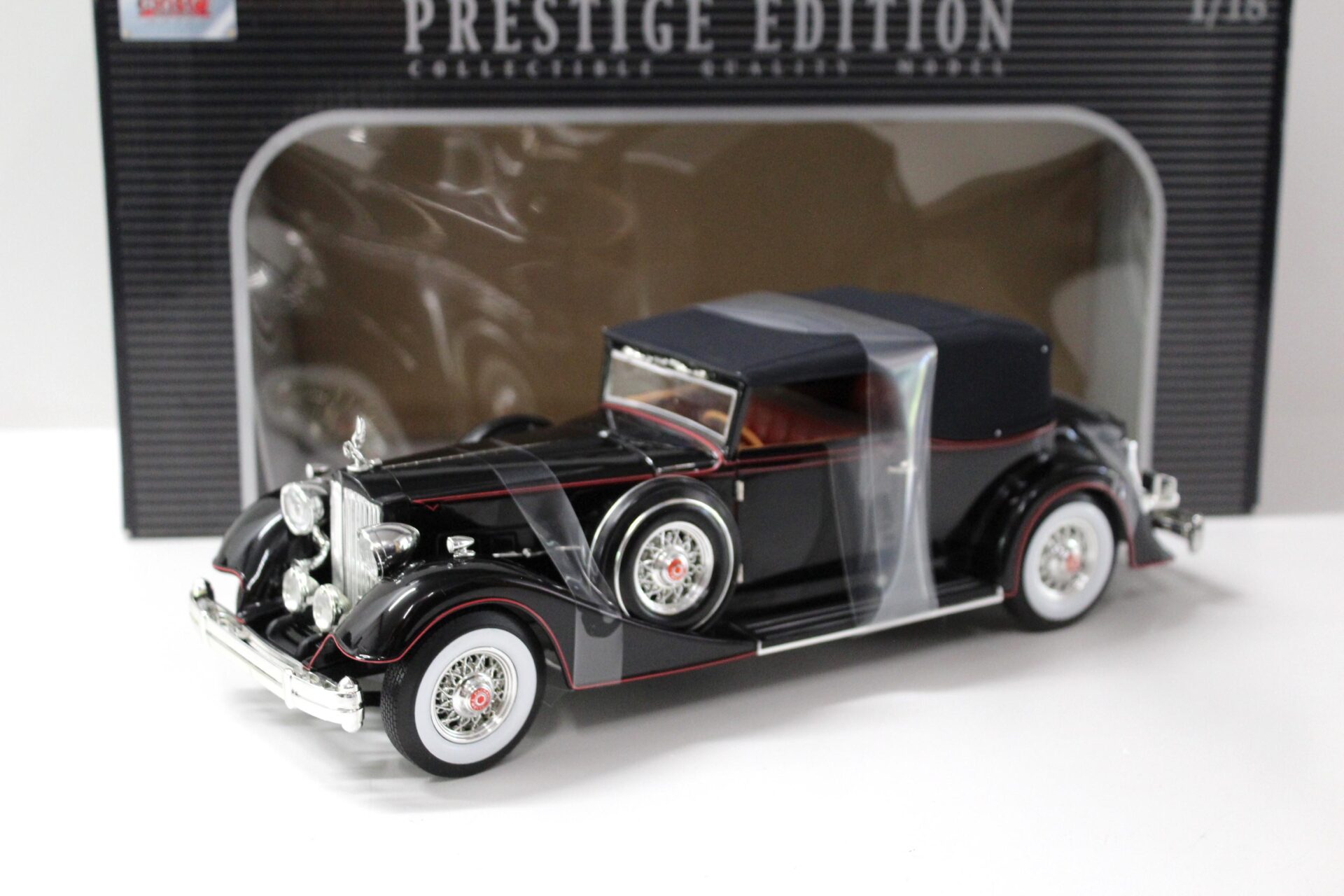 1:18 Anson 1934 Packard black