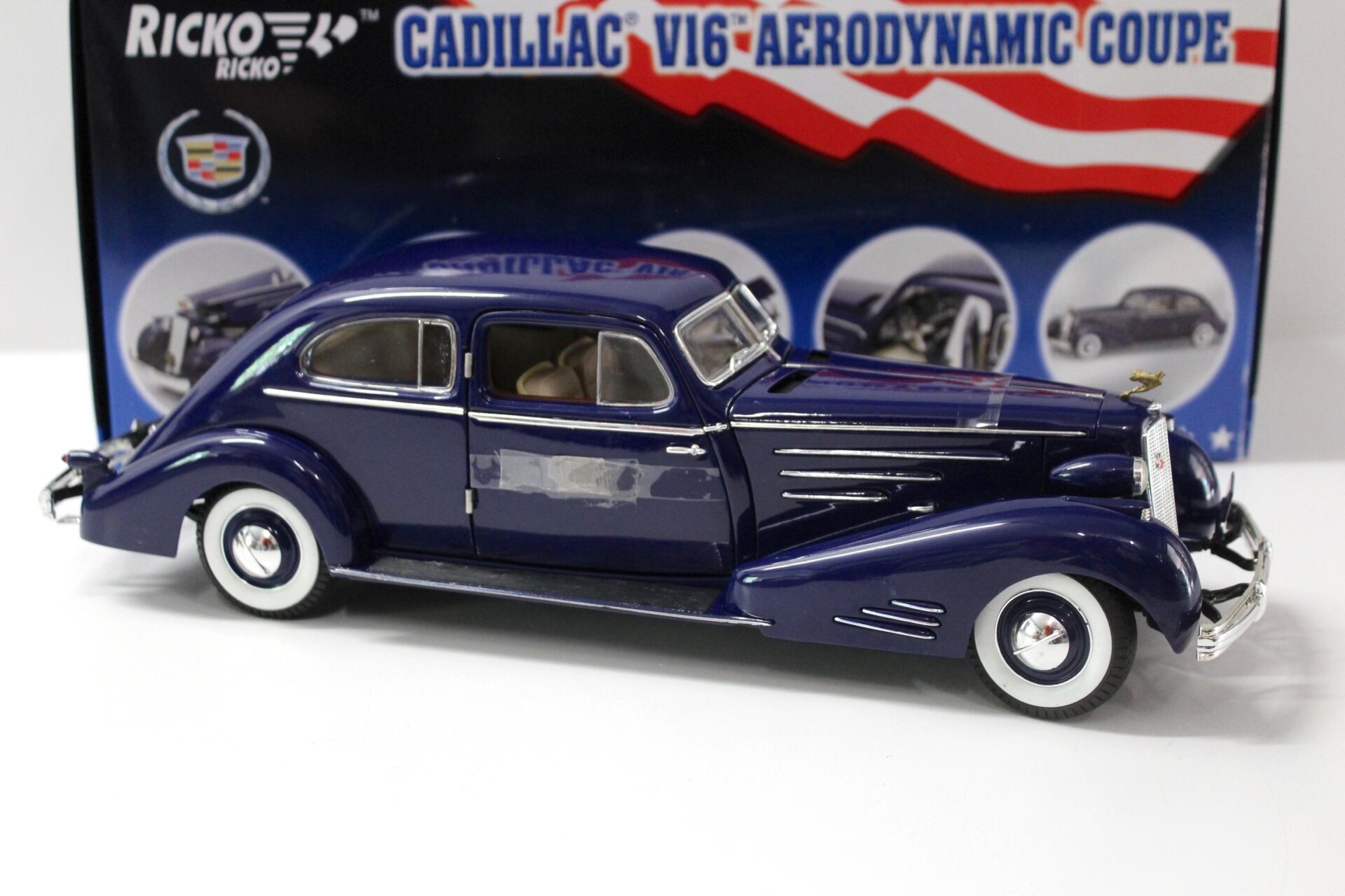 1:18 Ricko Cadillac V16 Aerodynamic Coupe 1934 blue