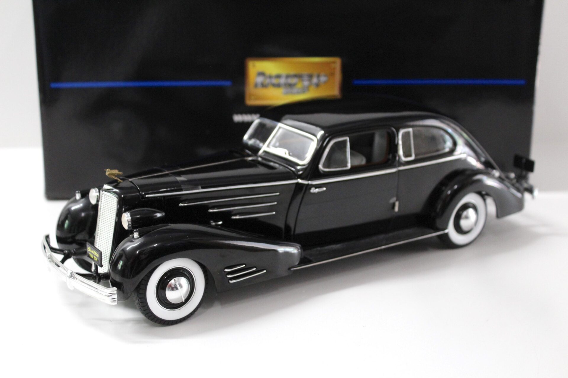 ID 43888 orig 1.jpg 1:18 Ricko Cadillac V16 Aerodynamic Coupe 1934 black