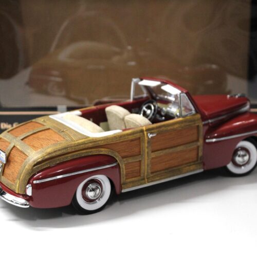 1:18 Road Signature 1946 Ford Sportsman Convertible dark red - Image 3