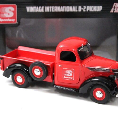 1:24 First Gear Vintage International D-2 Pickup red