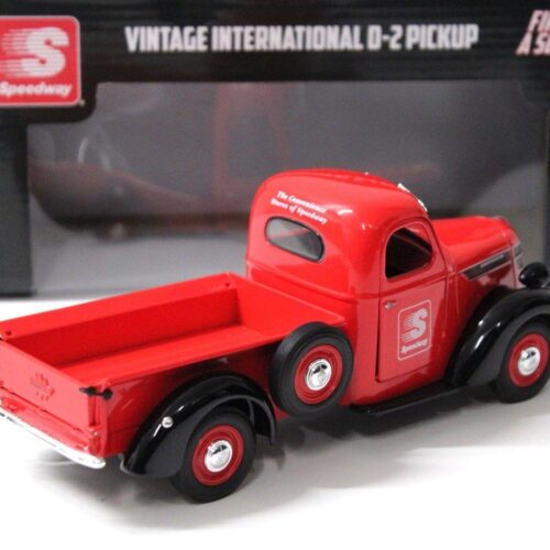1:24 First Gear Vintage International D-2 Pickup red