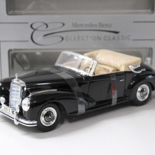 1:18 Maisto Mercedes 300S Cabrio 1955 black DEALER