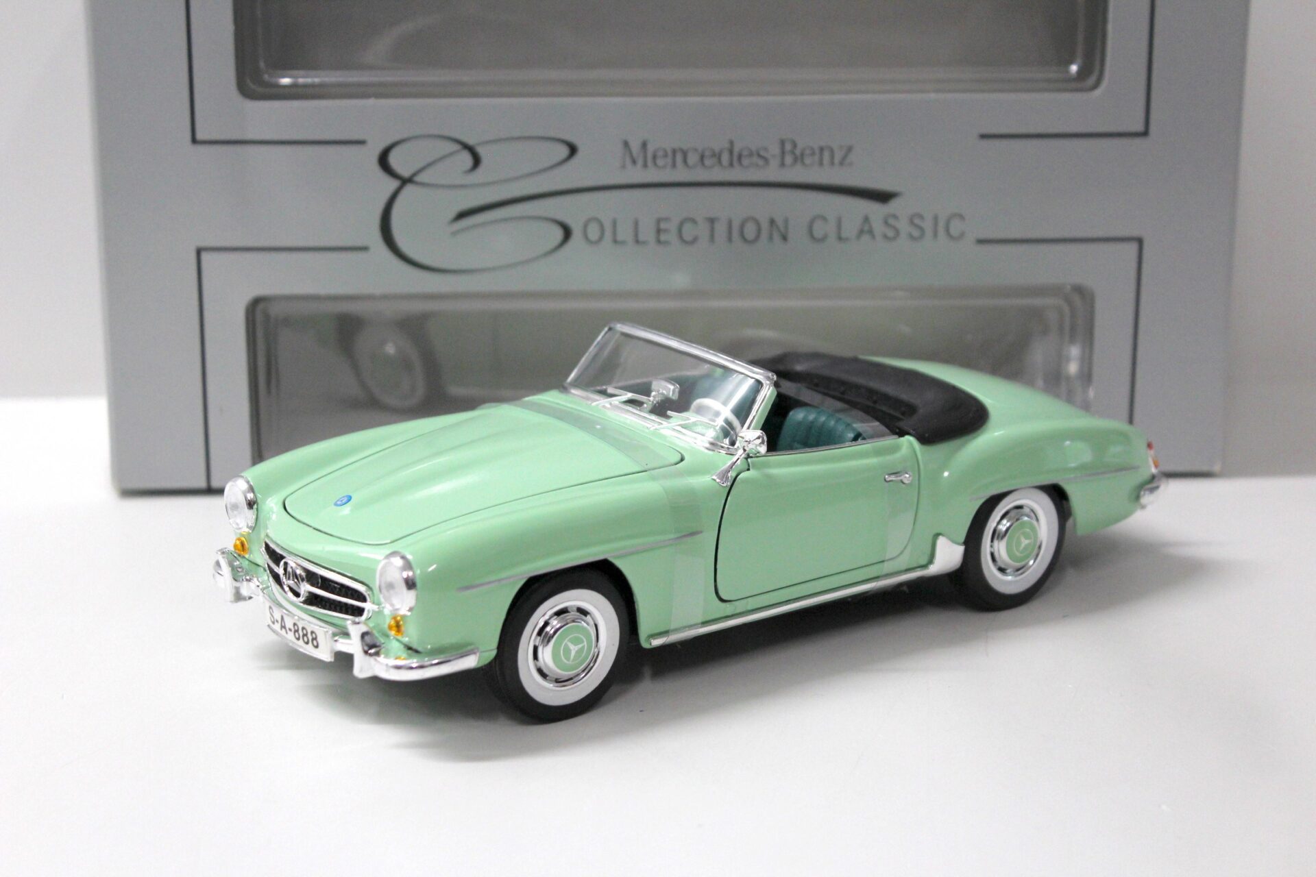 1:18 Maisto Mercedes 190SL Cabriolet 1955 green DEALER