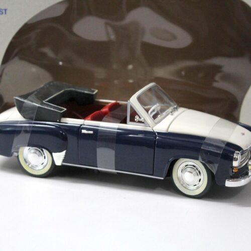1:18 Revell Wartburg 311 Cabriolet dark blue/ white