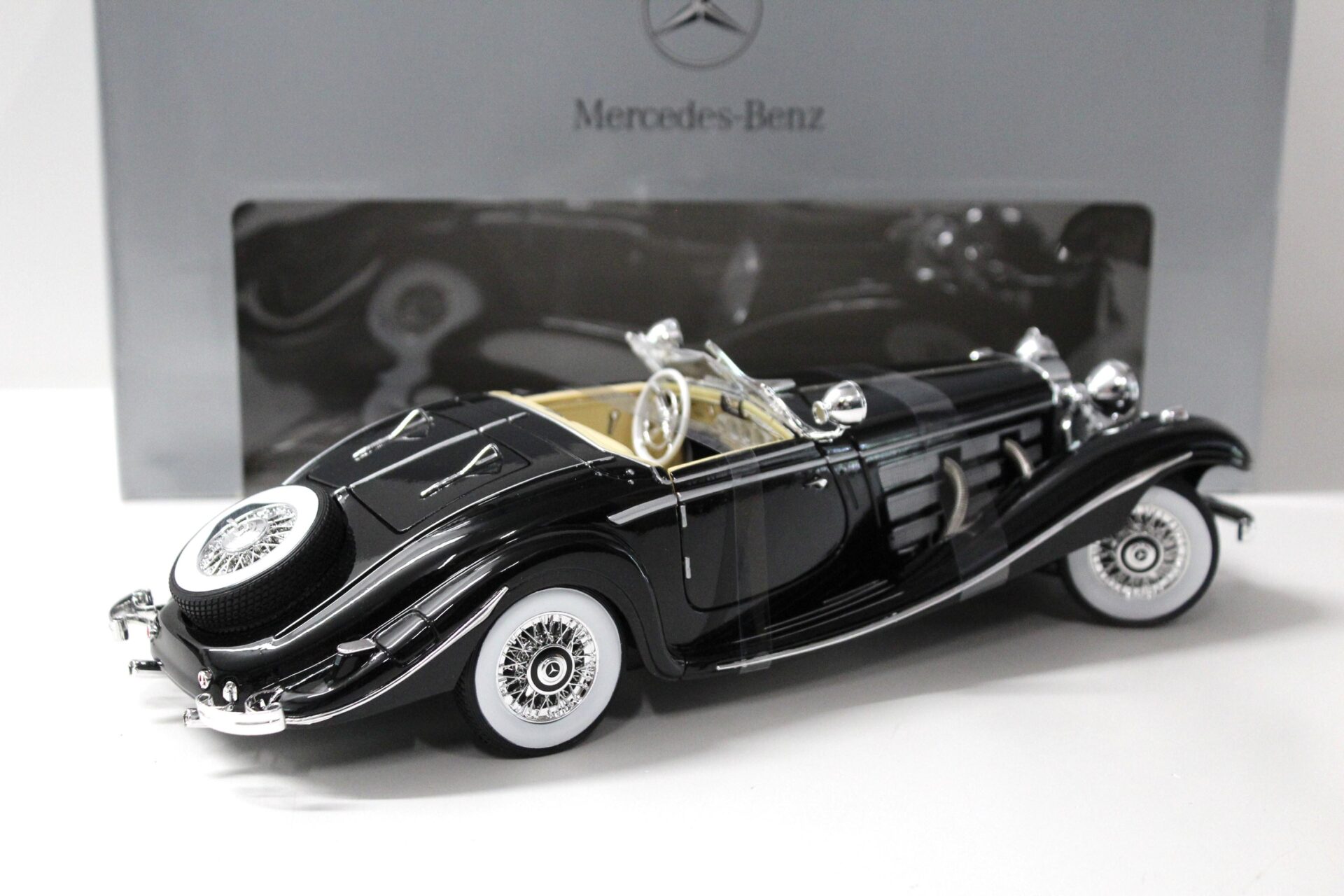 1:18 Maisto Mercedes 500K Typ Spezialroadster 1936 black DEALER