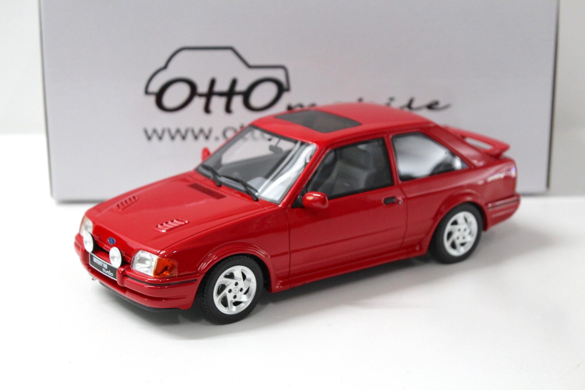 1:18 OTTO mobile OT826 Ford Escort MK4 RS Turbo 1990 red