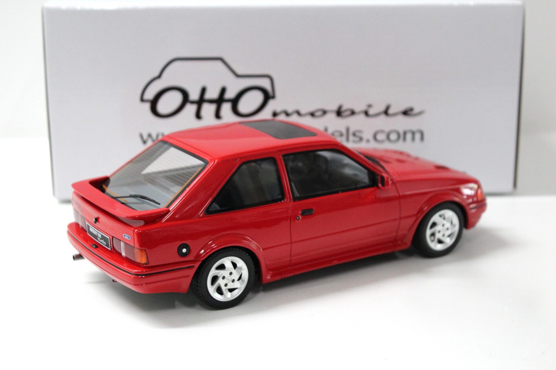 1:18 OTTO mobile OT826 Ford Escort MK4 RS Turbo 1990 red