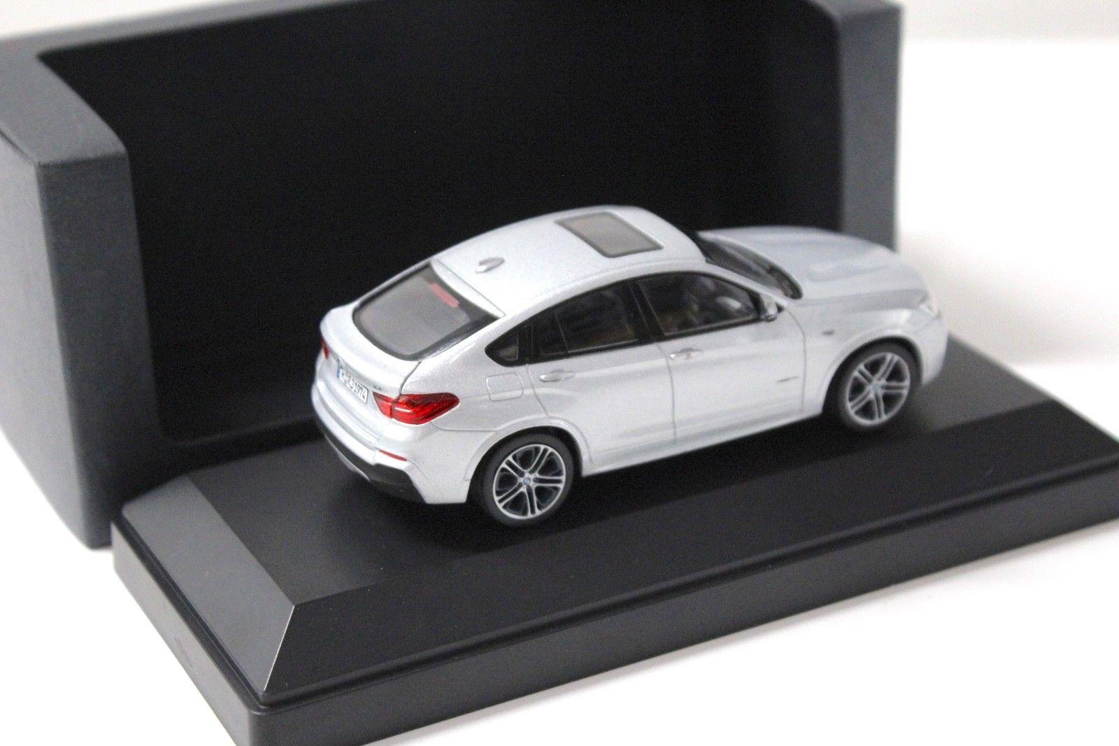 1:43 Herpa BMW X4 (F26) silver DEALER VERSION