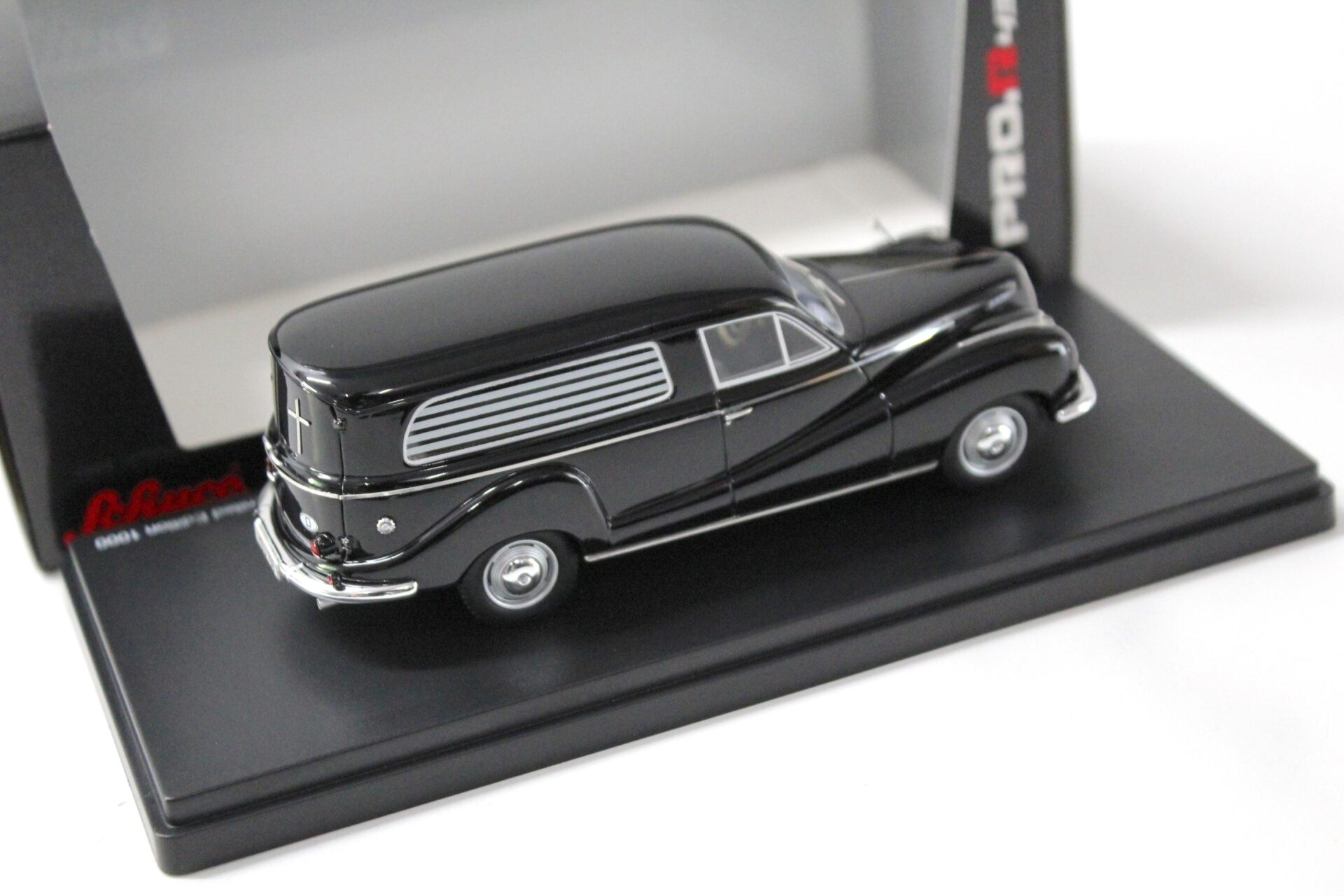 1:43 Schuco PRO.R43 BMW 502 Bestatter Bestattungswagen black