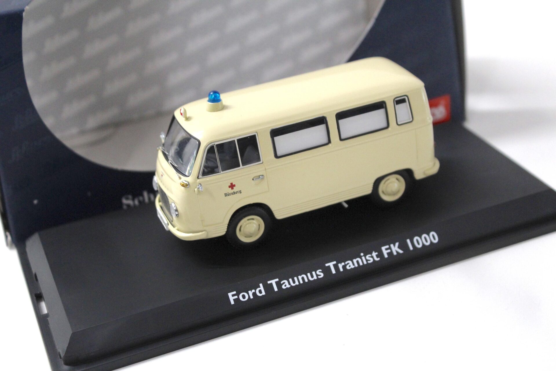 1:43 Schuco Ford Taunus Transit FK 1000 Rotes Kreuz Nürnberg beige
