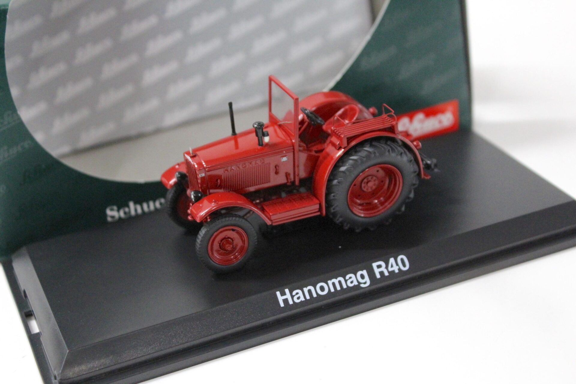 1:43 Schuco Hanomag R40 Traktor dark red